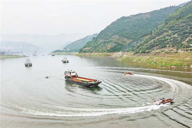重庆三峡库区航道危岩地灾应急演练举行