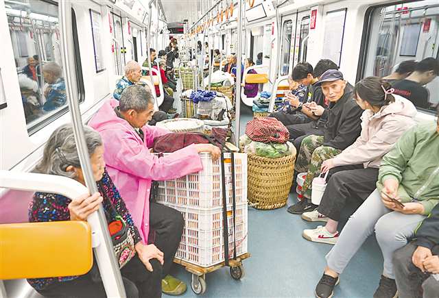 重庆升级版“背篓专线”开通在即 延伸的是轨道 承载的是温情