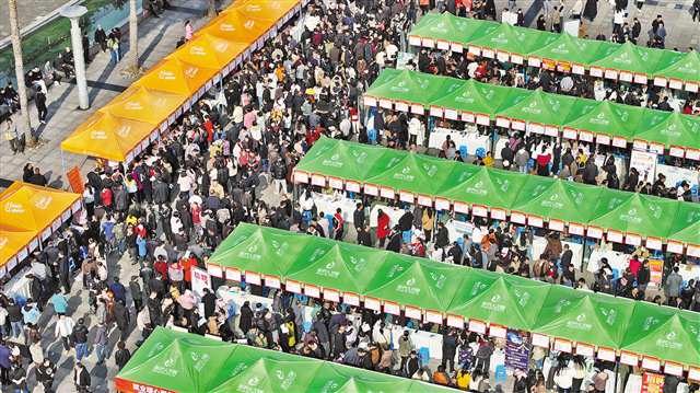 3万余个岗位送到“家门口”