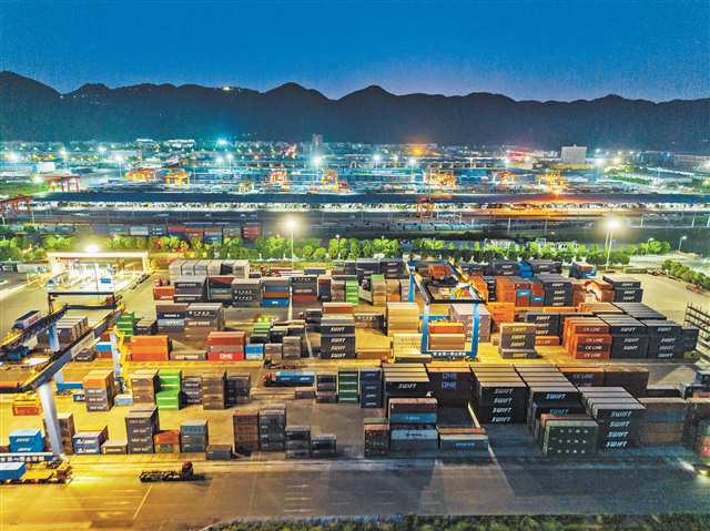 西部陆海新通道一季度运量同比增长超30%